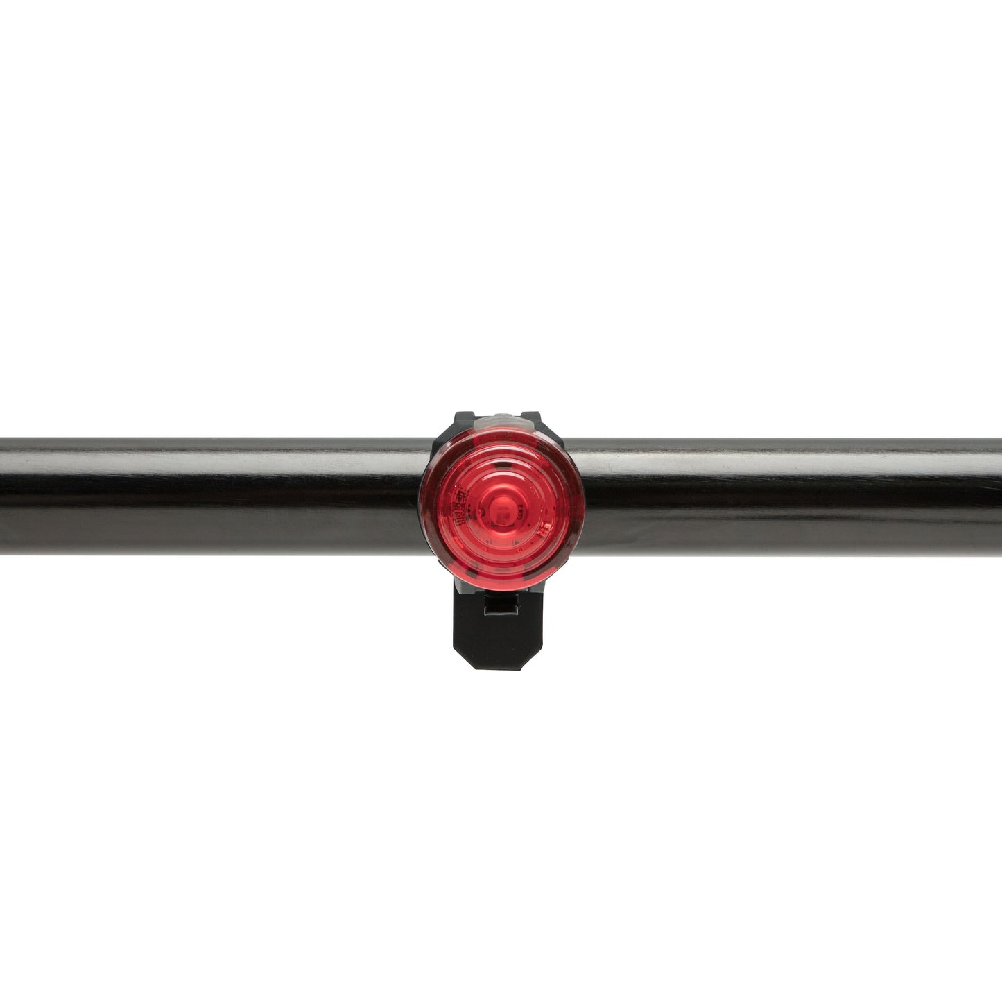 Luxorparts Genopladelig cykellygte, rød og rund, USB-opladning, monteret på sort vandret sadelstang.