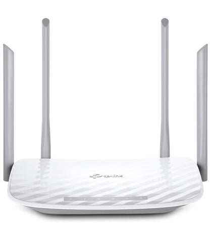 TP-Link Archer C50 AC1200 hvid dual-band router med fire oprejste antenner og front indikatorlys.
