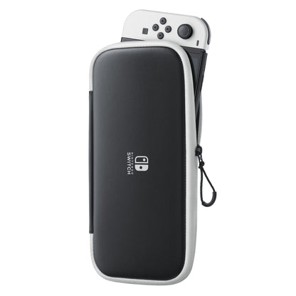 Nintendo taske sort/hvid til Switch og Switch OLED med lynlås, delvist åben med Switch-konsol og beskyttelsesfilm synlig.