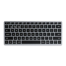 Satechi Slim X1 trådløst tastatur sort med hvide taster, macOS-funktioner og kommando-/option-/kontrol-taster set oppefra.