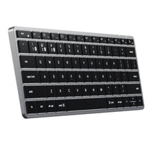 Satechi Slim X1 trådløst tastatur, sort med sølvramme, QWERTY-layout, chiclet-taster, funktionsknapper, macOS-kompatibel.