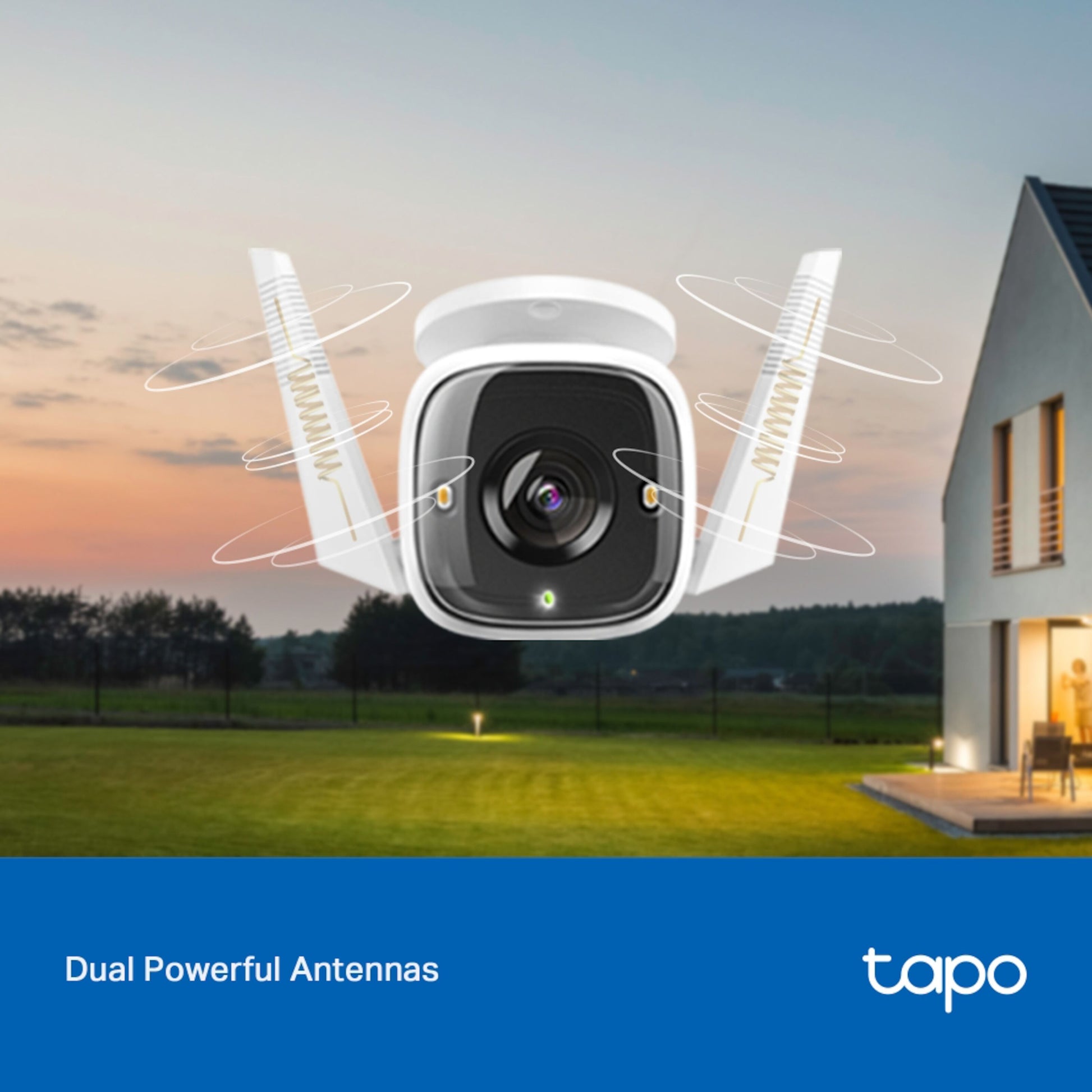 TP-Link Tapo C320WS trådløst overvågningskamera med to antenner, tekst "Dual Powerful Antennas", TP-Link logo.