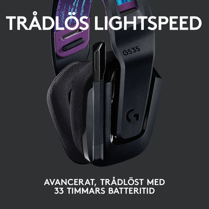 Logitech G 535 Lightspeed trådløst gamingheadset, små detaljer, tekst: TRÅDLÖS LIGHTSPEED, batteritid 33 timer.