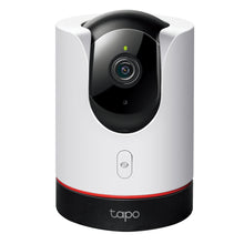 Tapo C225 AI trådløs overvågningskamera, hvid og sort cylinder, central linse, knap under linsen, Tapo-logo på basen.