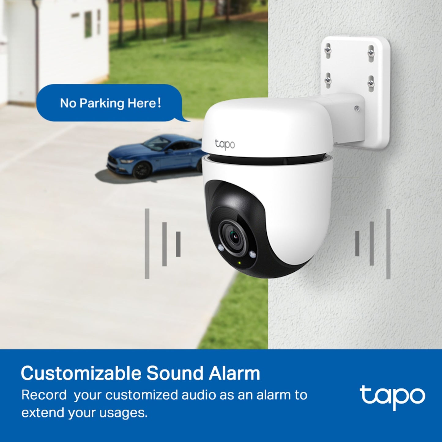 TP-Link Tapo C500 trådløst overvågningskamera vægmonteret, blå bil og "No Parking Here"-skilt, 1080p, lydalarm.