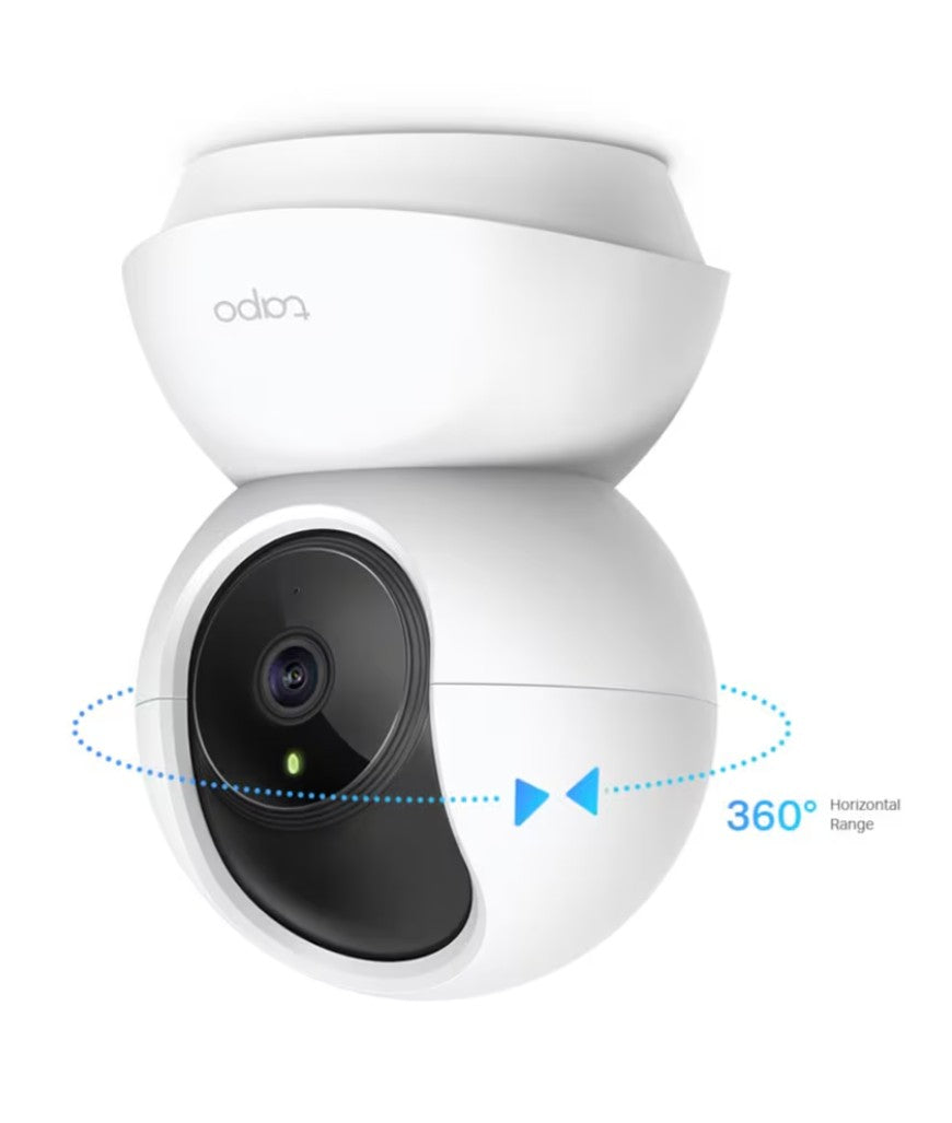 TP-Link Tapo C210 trådløst sikkerhedskamera kugleformet med frontlinse og blå 360° rotationsgrafik.