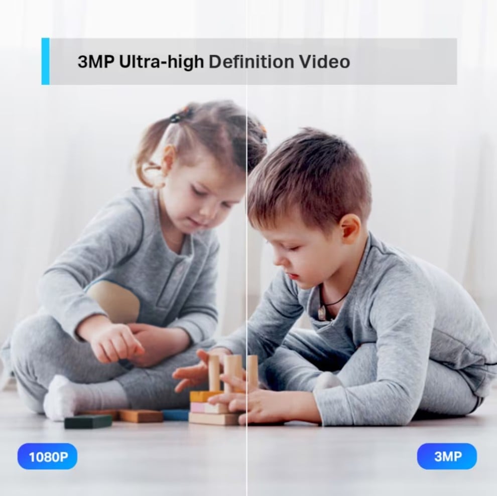 Tapo C210 trådløst sikkerhedskamera video sammenligning 1080P vs 3MP, optagelse af børn der leger med træklodser.