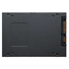 Kingston A400 SSD 480GB, sort kabinet, set oppefra med synlige SATA- og strømstik til højre.