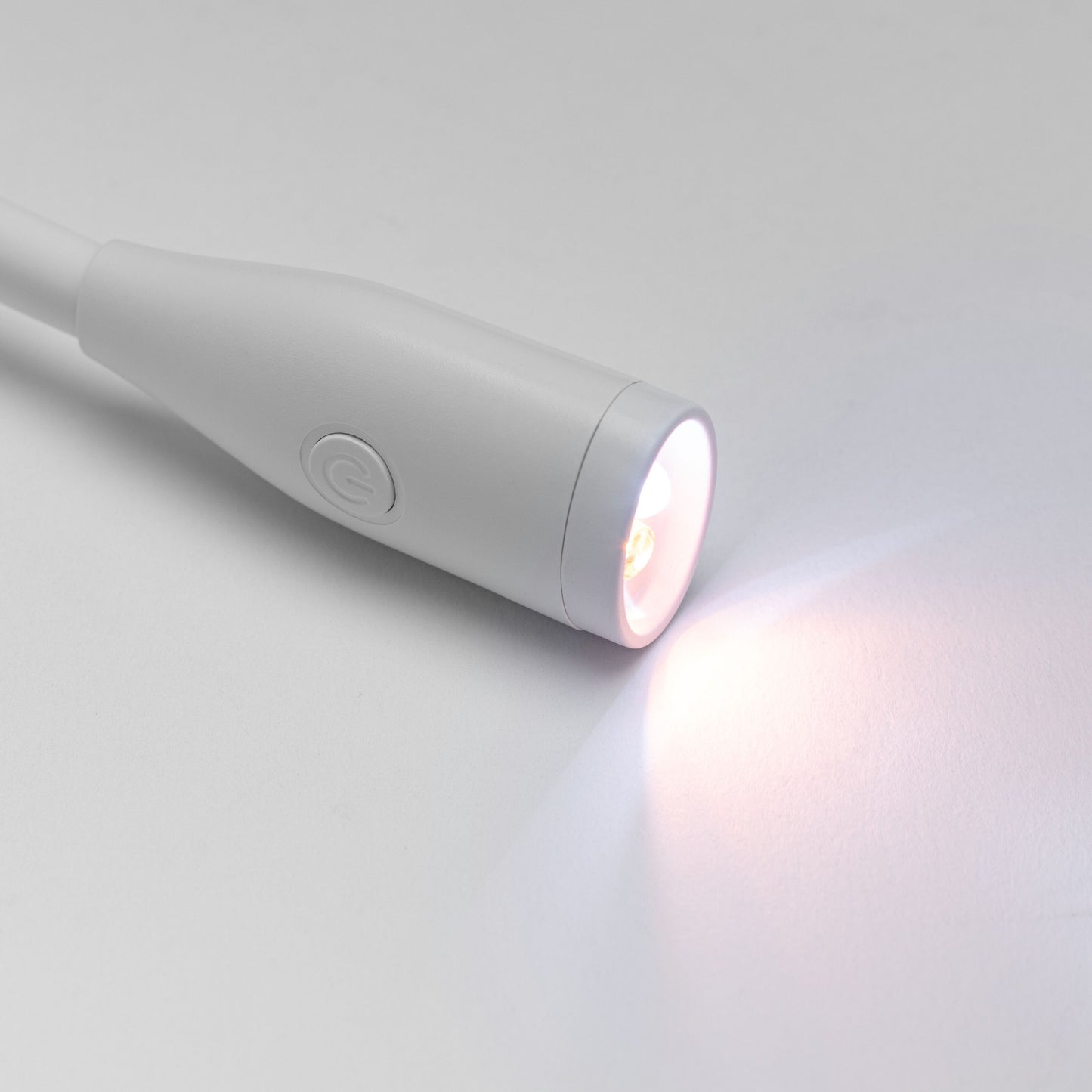 Justerbar nakkelampe, hvid LED-læselampe med tænd/sluk-symbol, genopladelig, lyser, kompakt model.