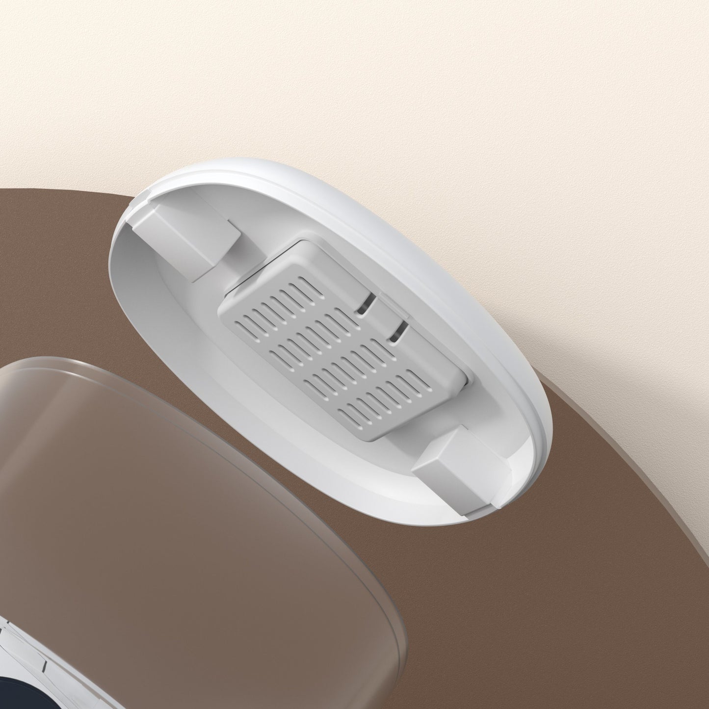 Aqara Smart kæledyrsfoderautomat C1 hvid oval, åben låg synlig grå ventilationsrist indvendig set oppefra.