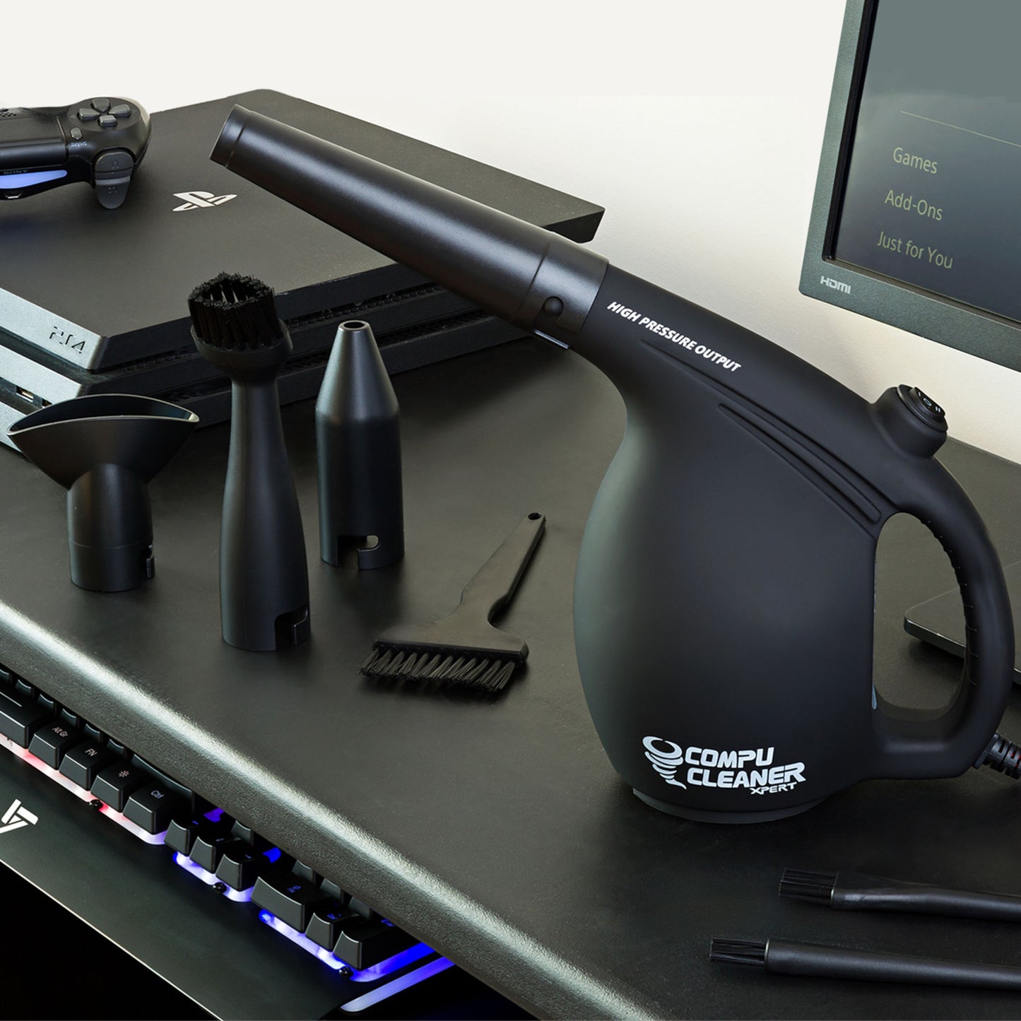 Sort IT Dusters CompuCleaner Xpert luftrensere med flere dyser, synlig ved tastatur, PlayStation og ESD mikrorensningsbørster.