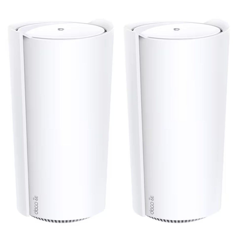 TP-Link Deco XE200 mesh WiFi 6E (AXE11000) 2-pak hvide, høje enheder med diskret logo nederst.