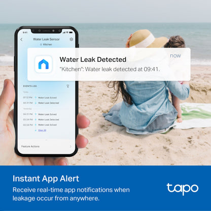 Tp-Link Tapo T300 lækagedetektor app-alarm for vandskade vist på smartphone, køkken, alarm registreret kl. 09:41.