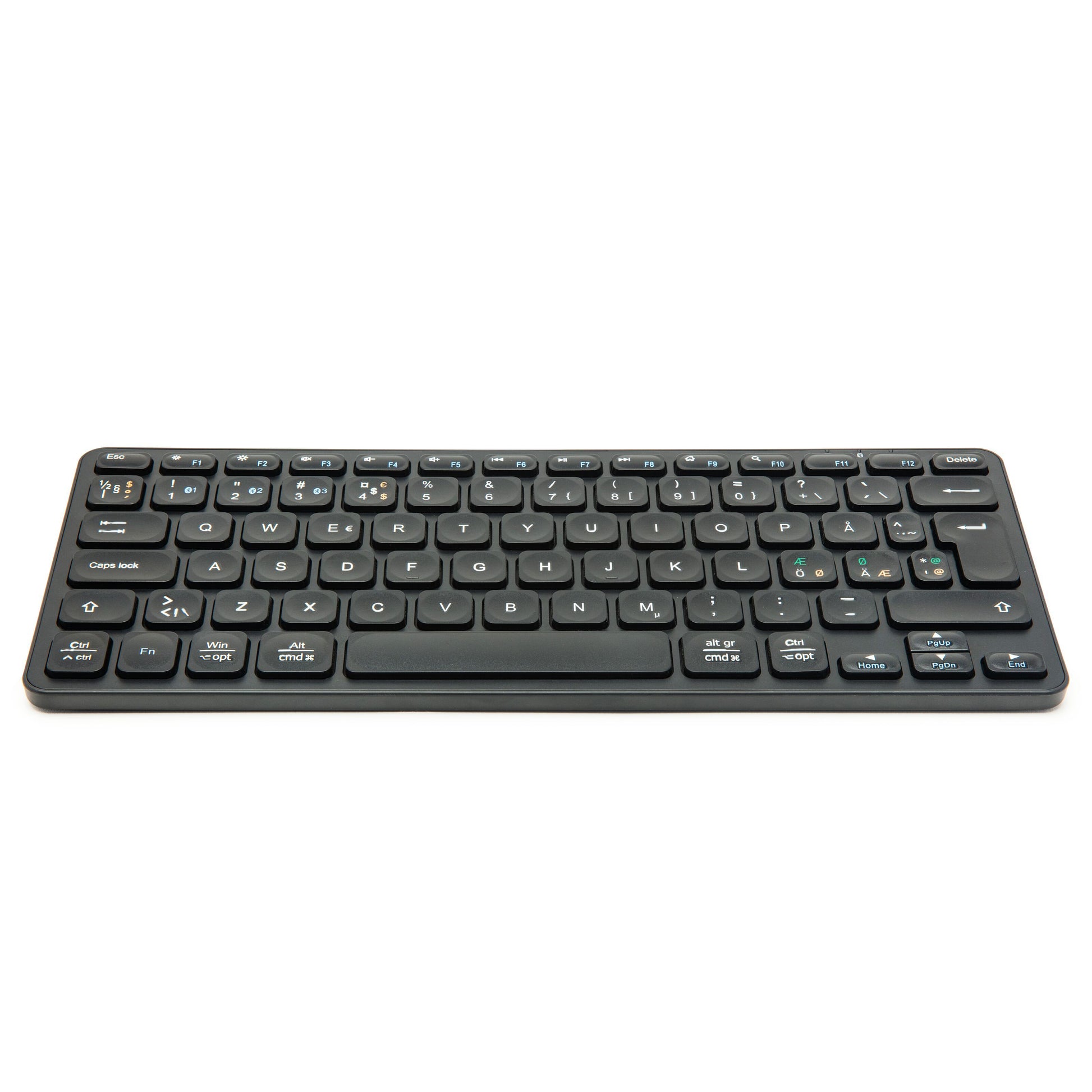 Linocell Bluetooth-tastatur kompakt sort med lavprofiltaster og nordisk layout, fotograferet fra let vinkel.
