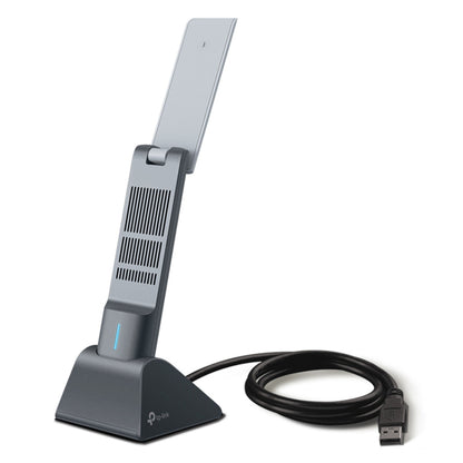 TP-Link Archer TX20UH trådløst USB-netværkskort AX1800 sort/sølv med fod, lang spiralformet USB-kabel, blå LED, ventilation.