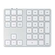 Satechi Trådløs Numpad Sølv med numeriske taster, piletaster, funktionsknapper, Esc, Tab, Delete og Bluetooth.