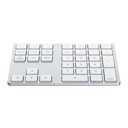 Satechi Trådløs Numpad Sølv, kompakt Bluetooth-tastatur med hvid taster, sølvbase, tal, operatorer og navigation.