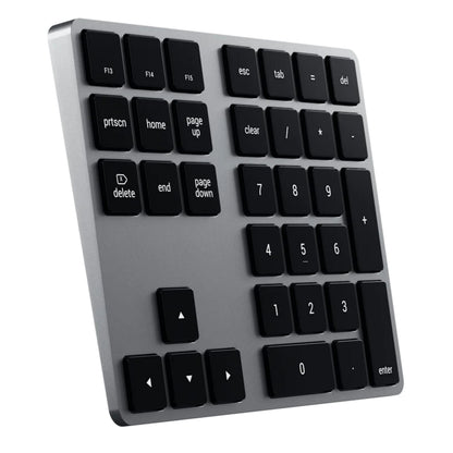 Satechi trådløst numerisk tastatur Space Grey med sorte taster, Bluetooth, funktionstaster og fuld nummerblok.