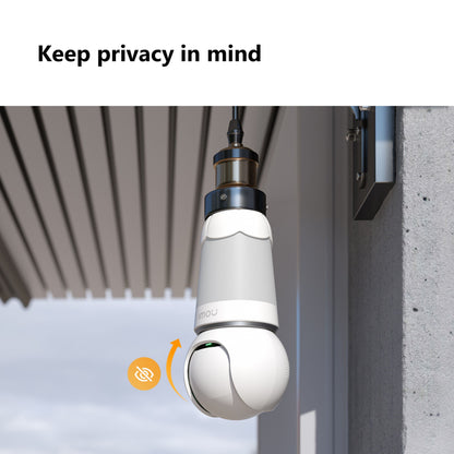 Imou Pære Cam LED-lampe med overvågningskamera, 2K klarhed, 360° visning, orange privatlivsikon.