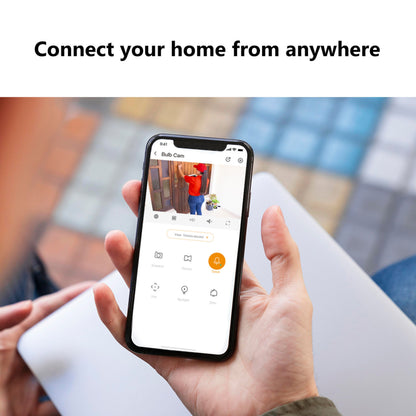Imou Pære Cam LED-lampe overvågningskamera vises i Imou app med live 360° feed på smartphone.