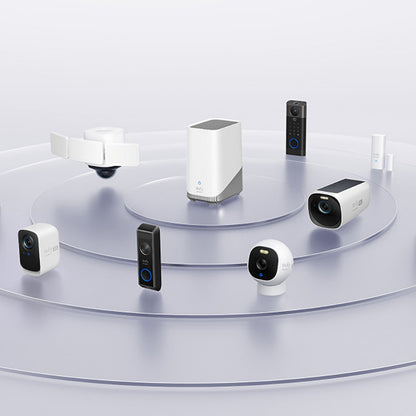 Eufy S380 HomeBase 3 16 GB hjemmesikkerhedssystem med lokal lagring, flere modeller vist ovenfra på spejlende overflade.