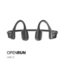 Shokz OpenRun trådløse hovedtelefoner med benledningsteknologi og teksten OPENRUN USB-C nederst til venstre.