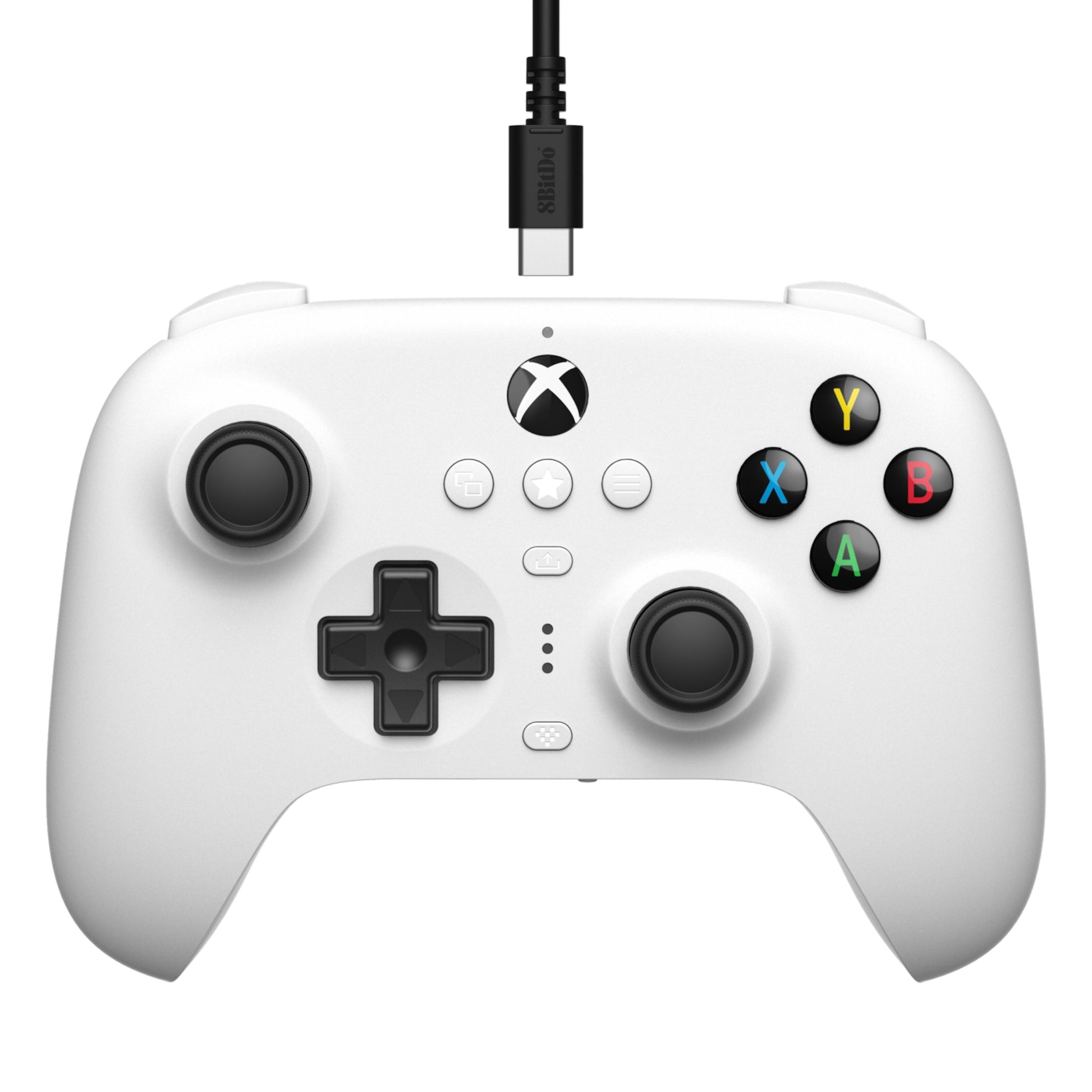 8Bitdo Ultimate Wired Hall controller hvid med Hall Effect-joysticks, D-pad, Y/X/B/A knapper og øverste USB-C kabel.