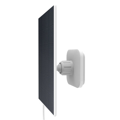 Yale Solcelleoplader sort, fladt rektangulært solpanel med gitterlinjer, hvid justerbar vægbeslag, hvid USB-C-kabel.