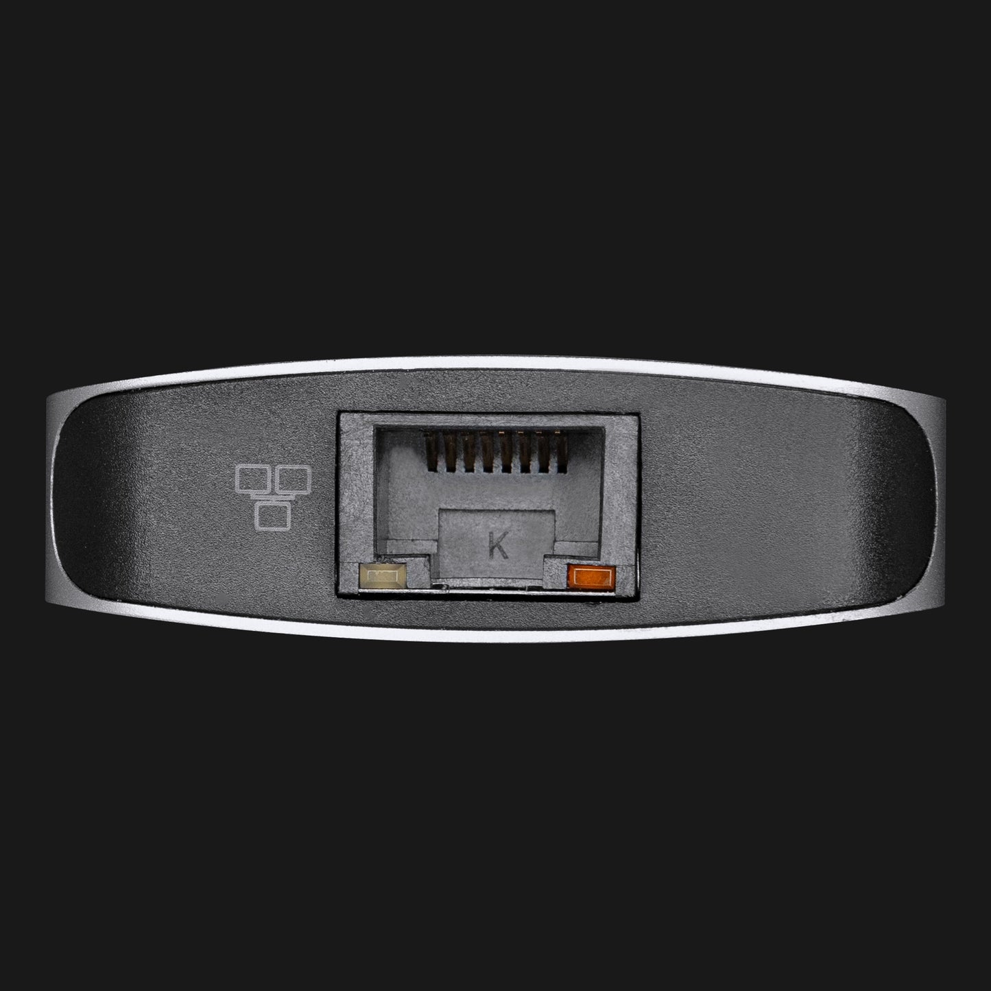 Plexgear USB-C Multiadapter sort med 9 porte, Ethernet-port i nærbillede, synlige metalliske stik og gule/orange LED-indikatorer.