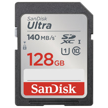 Sandisk Ultra SD-kort 128GB SDXC UHS-I Class 10 U1 op til 140MB/s grå/rød label med Sandisk-logo og specifikationer.