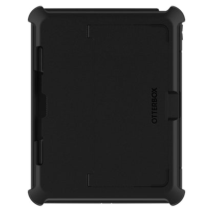 Otterbox Defender etui til iPad Pro 13" sort med forstærkede hjørner, rektangulært filt og lodret Otterbox-logo bagpå.