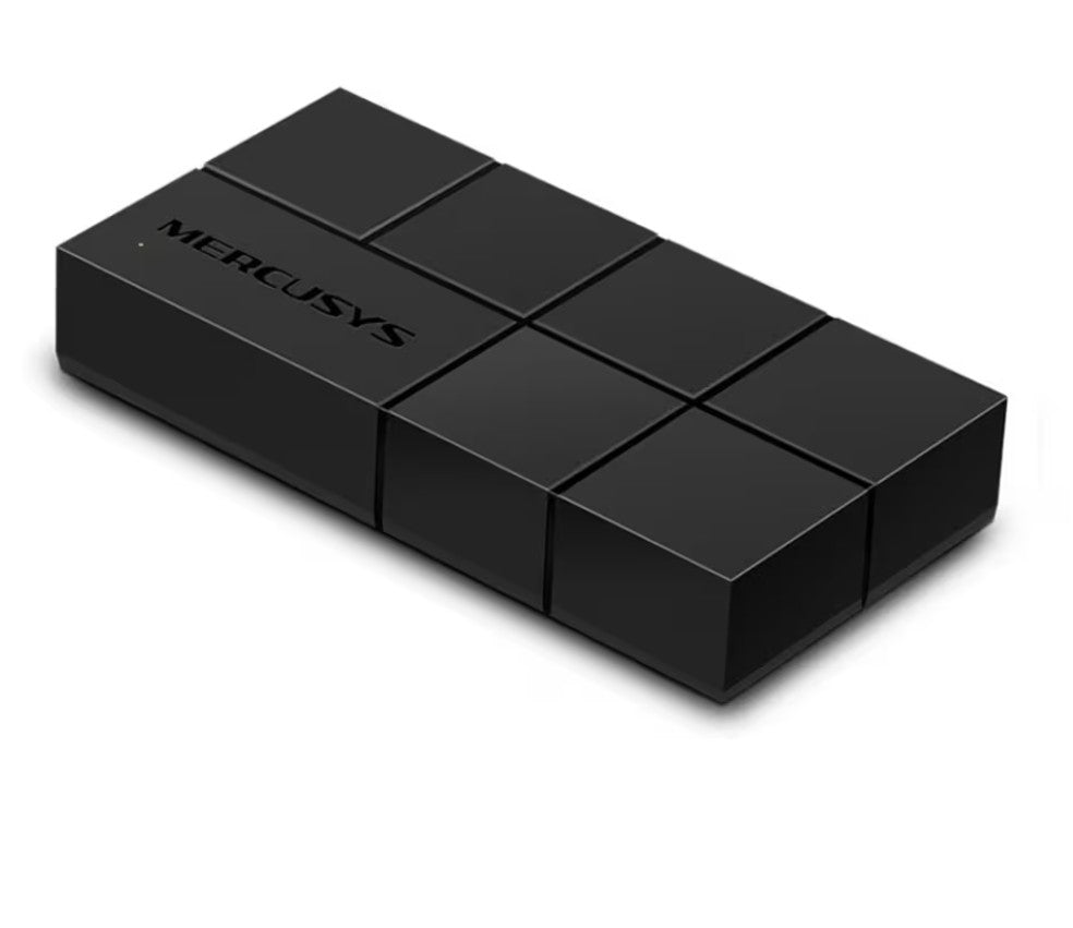 Sort, rektangulær Mercusys USB-enhed med gittermønster og Mercusys-logo øverst til venstre.