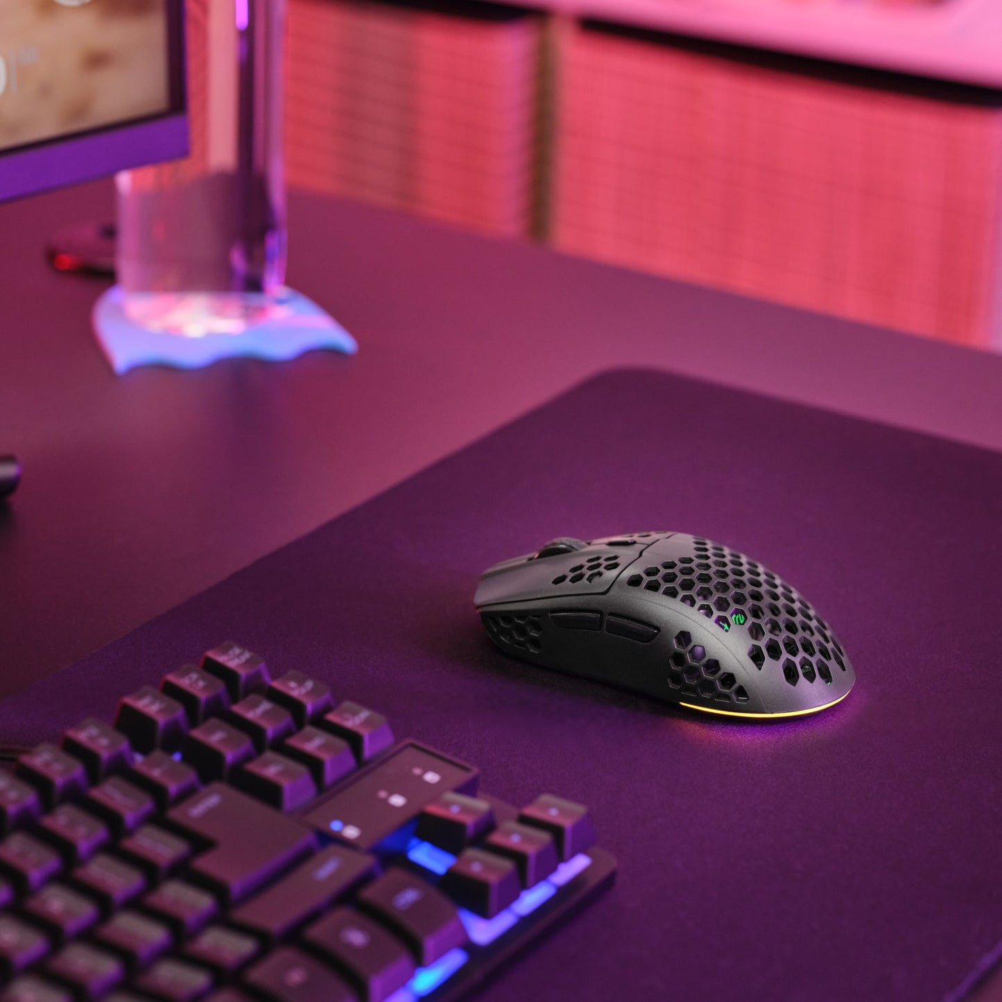 Trust Helox GXT929 trådløs gamingmus sort, honeycomb-design med RGB-lys, bruges ved mekanisk tastatur, 2,4 GHz.