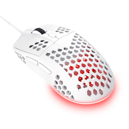 Trust Helox GXT928 hvid optisk mus med honeycomb letvægtsdesign, justerbar DPI, rød RGB-underglød og scrollhjul.