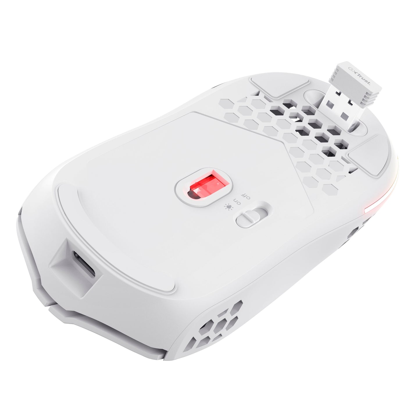Trust Helox GXT929 Trådløs gamingmus hvid set nedefra med honeycomb-design, rød sensor, power-switch og delvist isat USB-dongle.