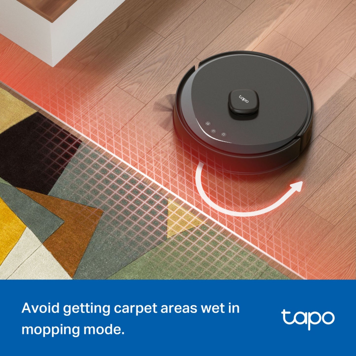 Tapo RV30 Max robotstøvsuger oggår farverigt tæppe under moppefunktion, røde linjer viser automatisk rengøring.
