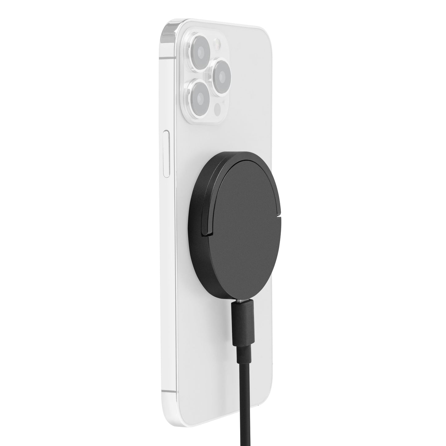 Sort, rund Linocell Trådløs Qi2-hurtigoplader 15 W magnetisk fastgjort taske på iPhone 12-16 med ledning til opladeren.