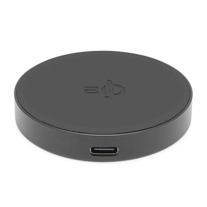 Qi2-hurtigoplader 15 W, rund sort, Qi-logo, USB-C port, passer til iPhone 12-16.