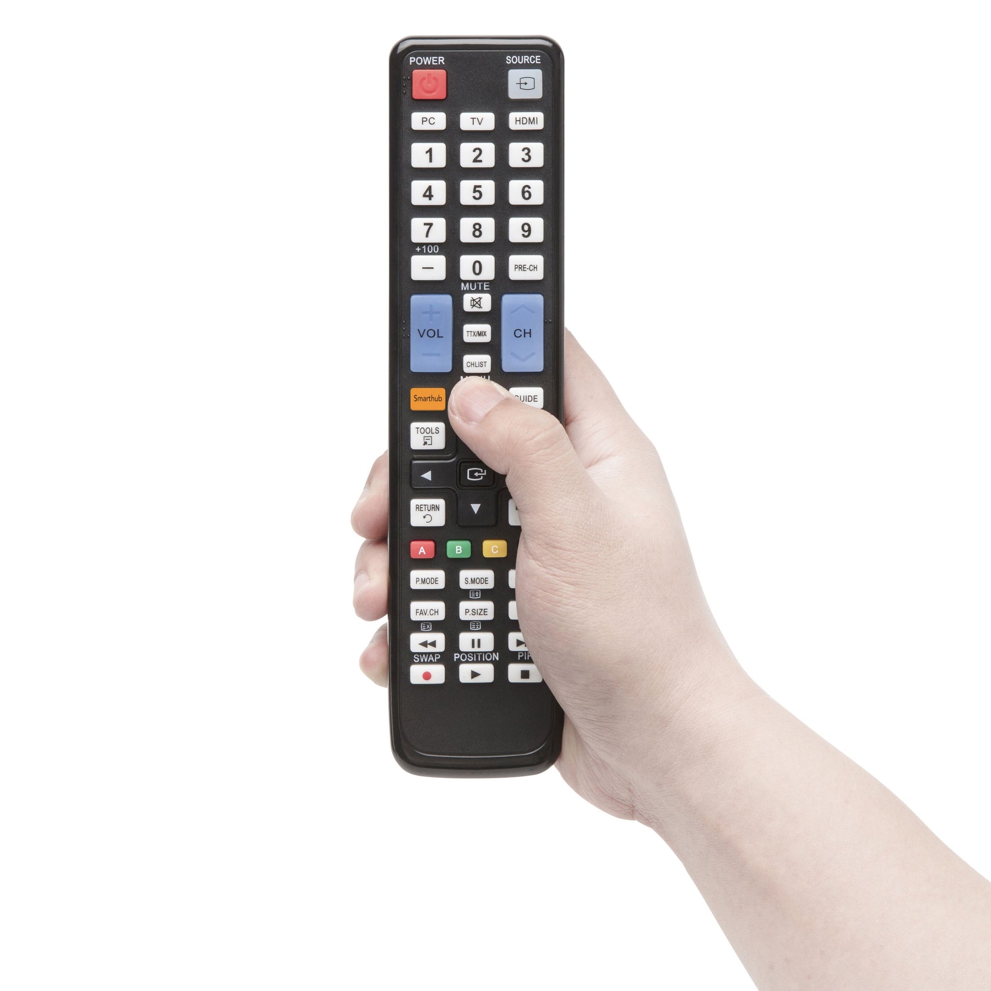 Sort fjernbetjening til Samsung TV med power-, nummer-, volumenkontrol-, kanal- og SmartHub-knapper i brug.