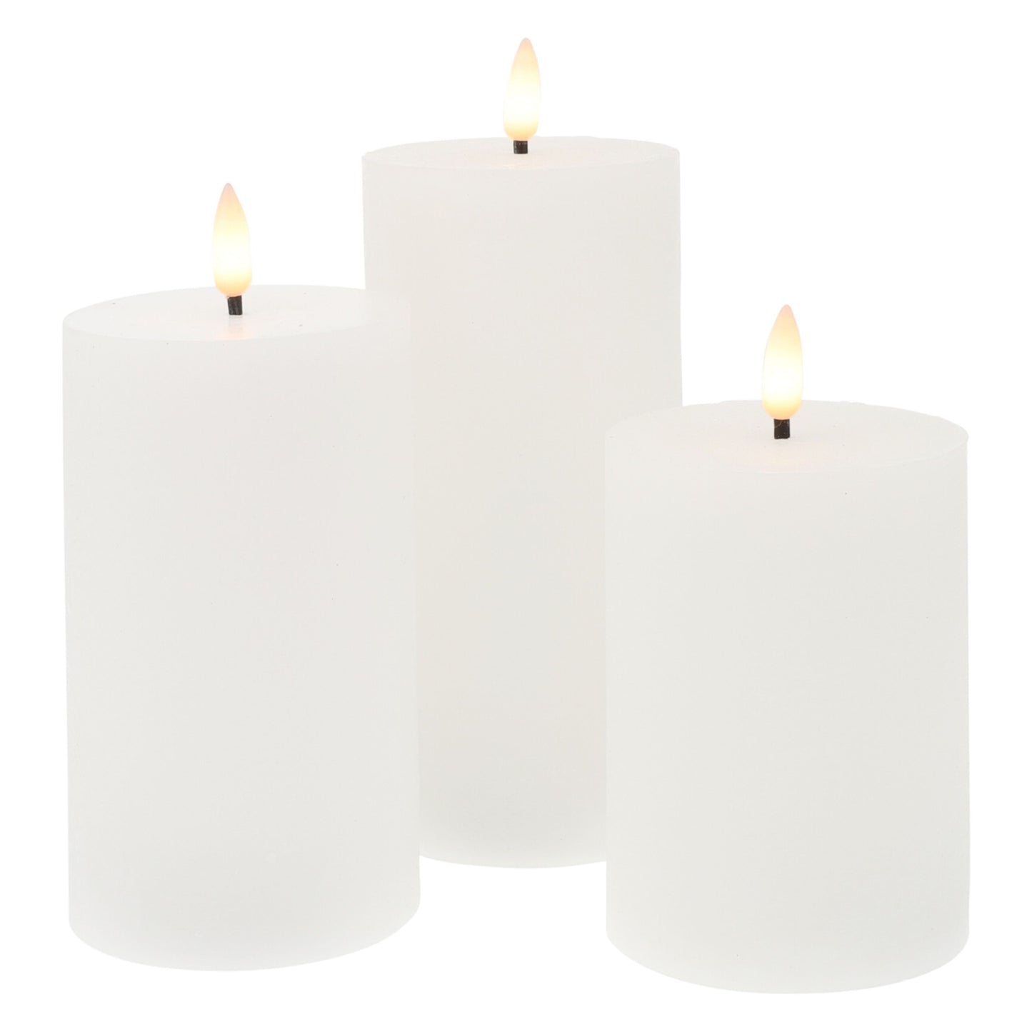 LED bloklys 3-pakke, tre hvide kunstige stearinlys i varierende højde med gul-orange flammeeffekt og fjernbetjening.