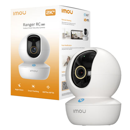 Imou Ranger RC 2K+ 4MP trådløst indendørskamera med 2K+ opløsning, natvision, smart tracking og 360° panorama ved siden af æske.