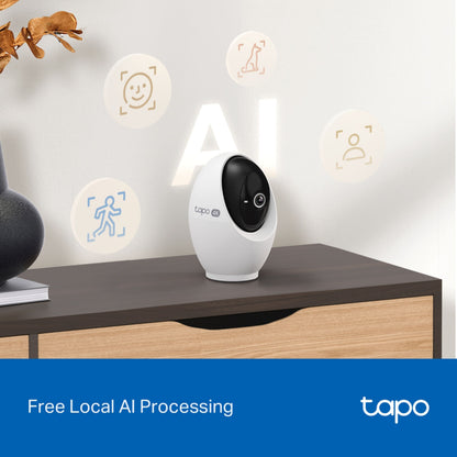 TP-Link Tapo C260 pan/tilt AI overvågningskamera hvid, ikoner for nattesyn, person- og kæledyrsdetektion, AI objektsporing.