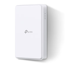 TP-Link NE200-Outdoor 5G router, hvid, rektangulær, vægmonteret, Wi-Fi 6, centralt logo og små indikatorlys på siden.