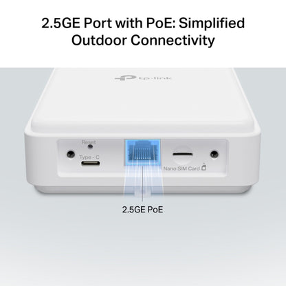 TP-Link NE200-Outdoor 5G router bagside med 2.5GE PoE Ethernet-port, nano SIM-slot, reset-knap og USB-C-port.