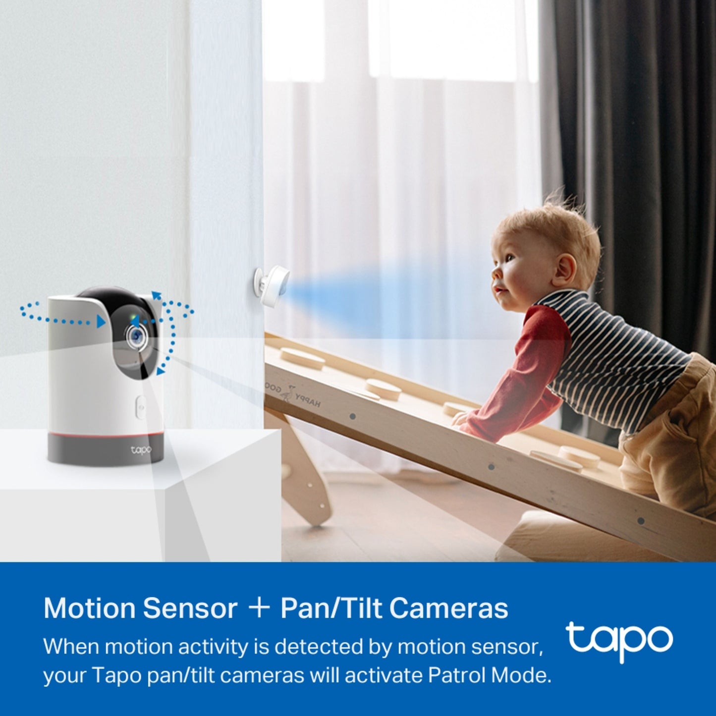 TP-Link Tapo T30 KIT hvid sensor på væg aktiveres ved bevægelse, kamera synlig foran sensoren.