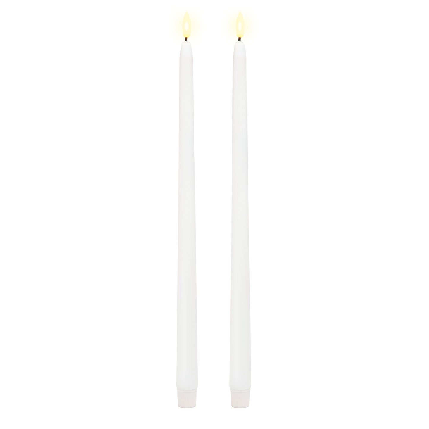 LED Kronlys 2-pak hvide batteridrevne stearinlys med flimrende flammeeffekt, til lys står side om side.