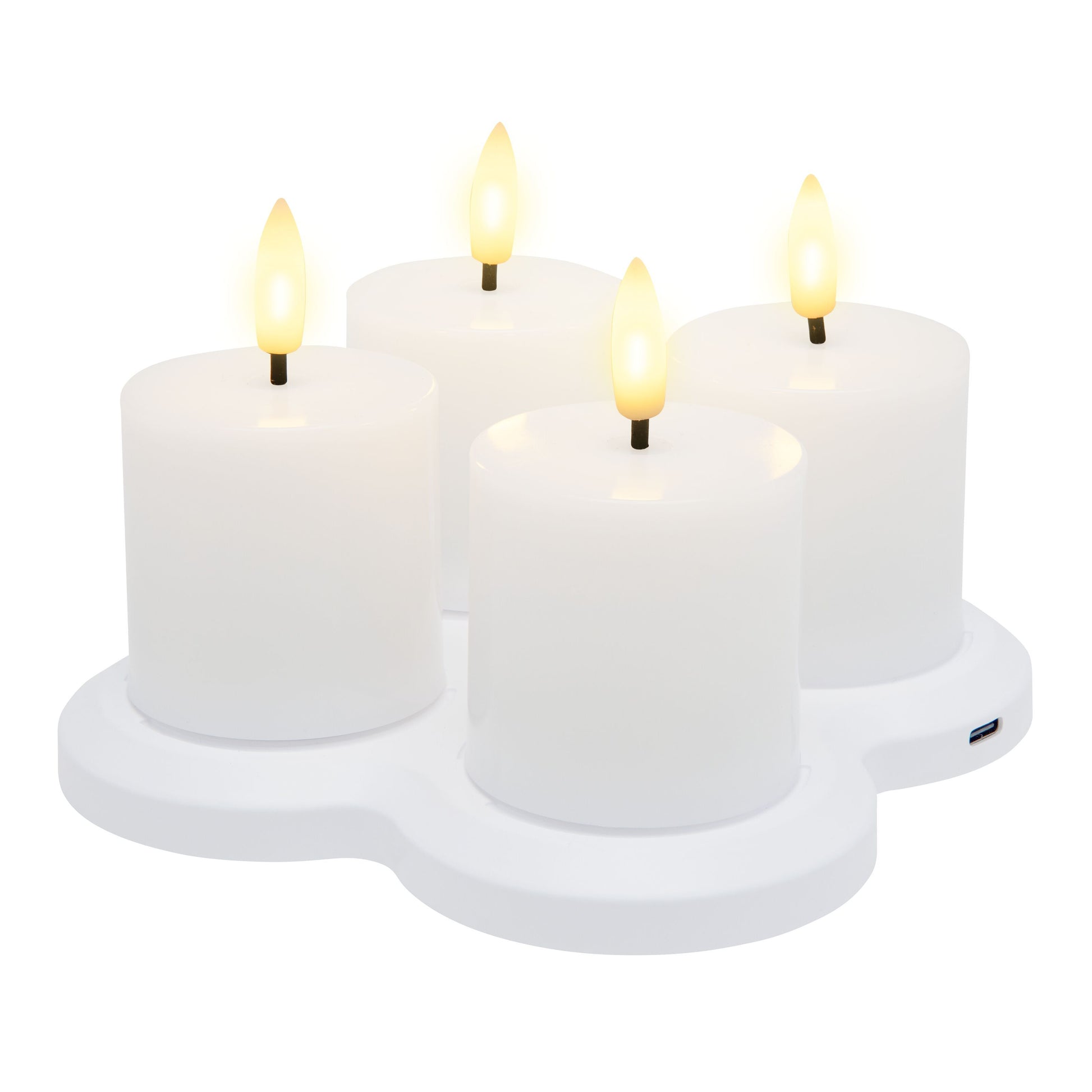 LED varmelys genopladelige 4-pak med flammeeffekt på hvid kløverformet base.