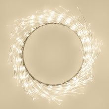 Lyskæde Ring 936 LED Ø50 cm sølv med 936 LED i spiral-mønster, synlig på beige baggrund.