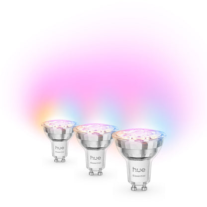 Philips Hue Essential Smart LED-pære GU10 345 lm 3-pak med farvet, gradient lys i pink, orange, blå og lilla.