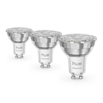 Philips Hue Essential Smart LED-pærer GU10 345 lm 3-pak sølv finish med Philips Hue logo printet på hver pære.